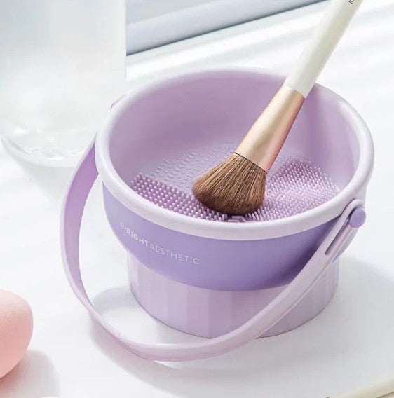 Limpia y seca tus brochas de maquillaje fácilmente